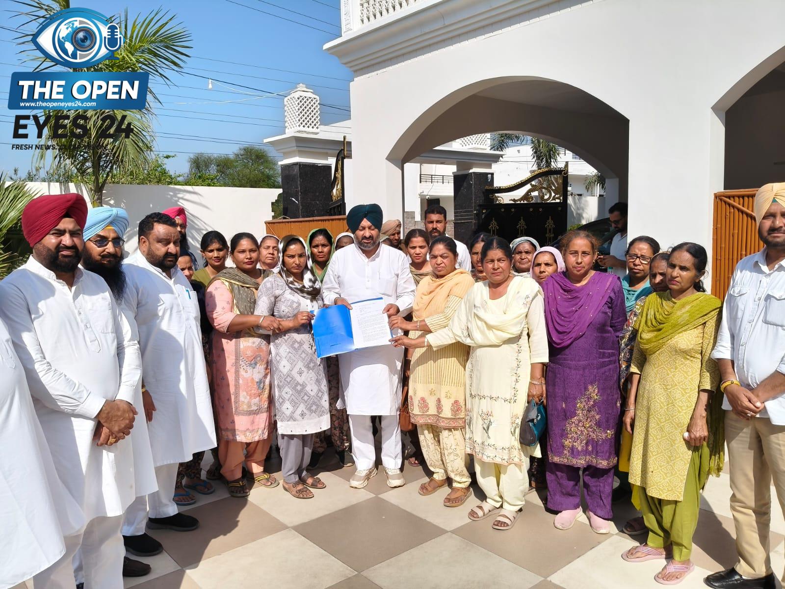 ਮਿੱਡ ਡੇ ਮੀਲ ਕੁੱਲ ਵਰਕਰਾਂ ਨੇ ਵਿਧਾਇਕ ਕੁਲਦੀਪ ਸਿੰਘ ਢਿੱਲੋਂ ਨੂੰ ਮੰਗਾਂ ਸਬੰਧੀ ਸੌਂਪਿਆ ਮੰਗ ਪੱਤਰ