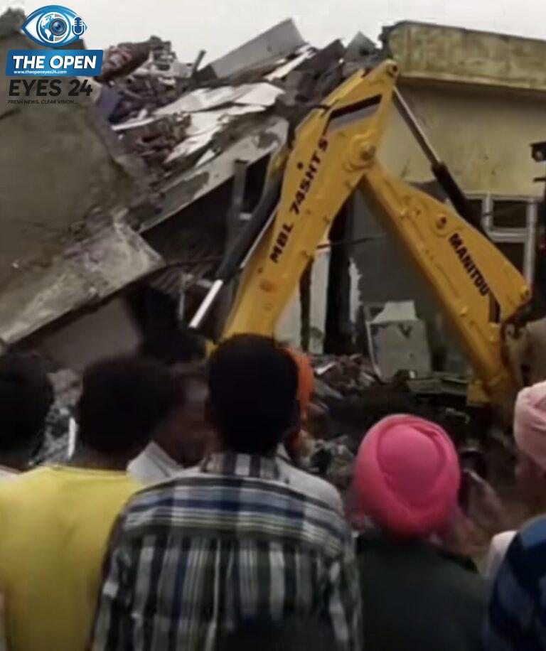 ਬਰਨਾਲਾ ‘ਚ ਮਕਾਨ ਡਿੱਗਣ ਦੇ ਮਾਮਲੇ ਚ ਅਣਗਹਿਲੀ ਵਰਤਣ ‘ਤੇ ਠੇਕੇਦਾਰ ਖਿਲਾਫ਼ ਬਰਨਾਲ਼ਾ ਪੁਲਿਸ ਨੇ ਪਰਚਾ ਕੀਤਾ ਦਰਜ