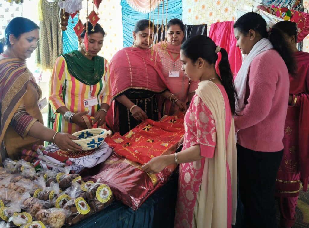 ਕੌਮਾਂਤਰੀ ਔਰਤ ਦਿਵਸ ਵਿਸ਼ੇਸ਼: ਪੰਧੇਰ ਦੀ ਮਨਜੀਤ ਕੌਰ ਨੇ ਸਿਰਜੀ ਮਹਿਲਾ ਸ਼ਕਤੀਕਰਨ ਦੀ ਨਵੀਂ ਇਬਾਰਤ