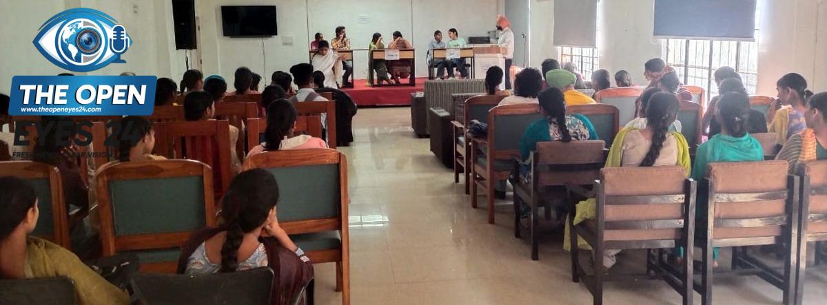 ਐੱਸਐੱਸਡੀ ਕਾਲਜ ਬਰਨਾਲਾ ਵਿਖੇ ਭਾਰਤੀ ਸੰਵਿਧਾਨ ਵਿਸ਼ੇ `ਤੇ ਕੁਇਜ਼ ਮੁਕਾਬਲਾ ਕਰਵਾਇਆ: ਵਿਦਿਆਰਥੀਆਂ ਨੂੰ ਮੂਲ ਅਧਿਕਾਰਾਂ ਤੇ ਕਰਤੱਵਾਂ ਪ੍ਰਤੀ ਕੀਤਾ ਜਾਗਰੂਕ