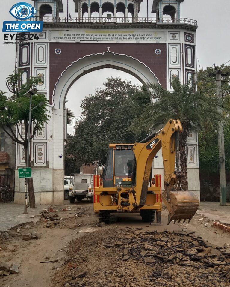 ਵਿਧਾਇਕ ਉਗੋਕੇ ਦੇ ਯਤਨਾਂ ਸਦਕਾ ਭਦੌੜ ਦੀਆਂ ਸੜਕਾਂ ਦੀ ਨੁਹਾਰ ਬਦਲਣੀ ਸ਼ੁਰੂ -ਮੁਨੀਸ਼ ਕੁਮਾਰ ਗਰਗ