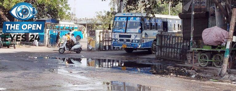 ਬਰਨਾਲਾ ਬੱਸ ਸਟੈਂਡ ਦੀ ਦੁਰਦਸ਼ਾ: ਗੰਦੇ ਪਾਣੀ ਦੇ ਨਿਕਾਸ ਨੇ ਯਾਤਰੂਆਂ ਤੇ ਦੁਕਾਨਦਾਰਾਂ ਦਾ ਜਿਊਣਾ ਕੀਤਾ ਮੁਹਾਲ