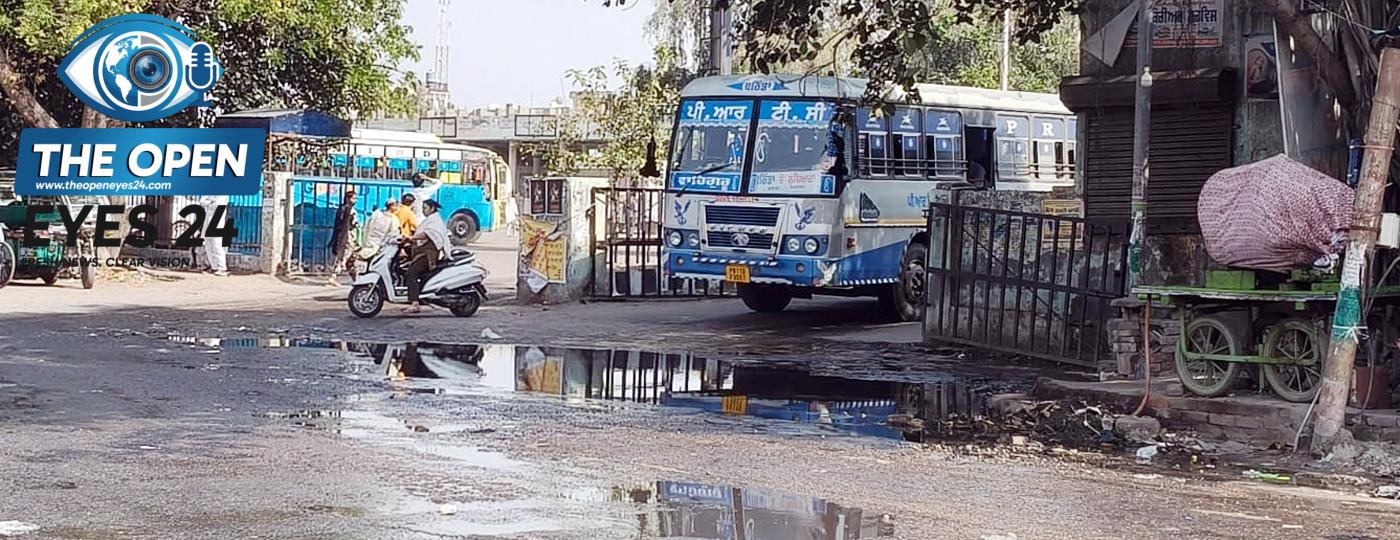 ਬਰਨਾਲਾ ਬੱਸ ਸਟੈਂਡ ਦੀ ਦੁਰਦਸ਼ਾ: ਗੰਦੇ ਪਾਣੀ ਦੇ ਨਿਕਾਸ ਨੇ ਯਾਤਰੂਆਂ ਤੇ ਦੁਕਾਨਦਾਰਾਂ ਦਾ ਜਿਊਣਾ ਕੀਤਾ ਮੁਹਾਲ