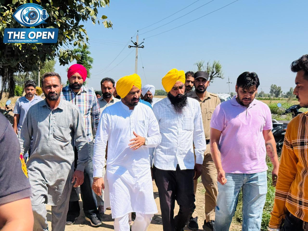 ਵਿਧਾਇਕ ਲਾਭ ਸਿੰਘ ਉੱਗੋਕੇ ਵੱਲੋਂ ਪਿੰਡ ਢਿੱਲਵਾਂ ਵਿਖੇ ਨਵੇਂ ਮੋਘੇ ਦਾ ਉਦਘਾਟਨ; 950 ਏਕੜ ਰਕਬੇ ਨੂੰ ਮਿਲੇਗਾ ਨਹਿਰੀ ਪਾਣੀ