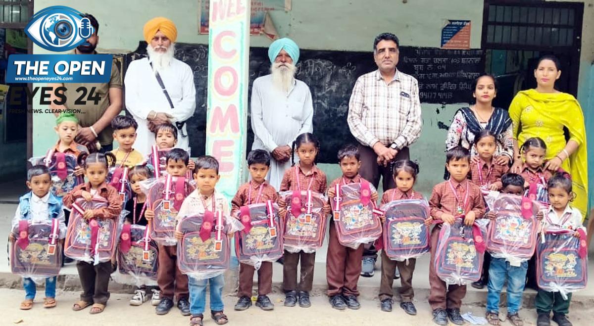 ਸਰਕਾਰੀ ਪ੍ਰਾਇਮਰੀ ਸਕੂਲ ਅਮਲਾ ਸਿੰਘ ਵਾਲਾ ਵਿਖੇ ਪ੍ਰੀ-ਪ੍ਰਾਇਮਰੀ ਬੱਚਿਆਂ ਨੂੰ ਕਿੱਟ ਬੈਗਾਂ ਦੀ ਵੰਡ