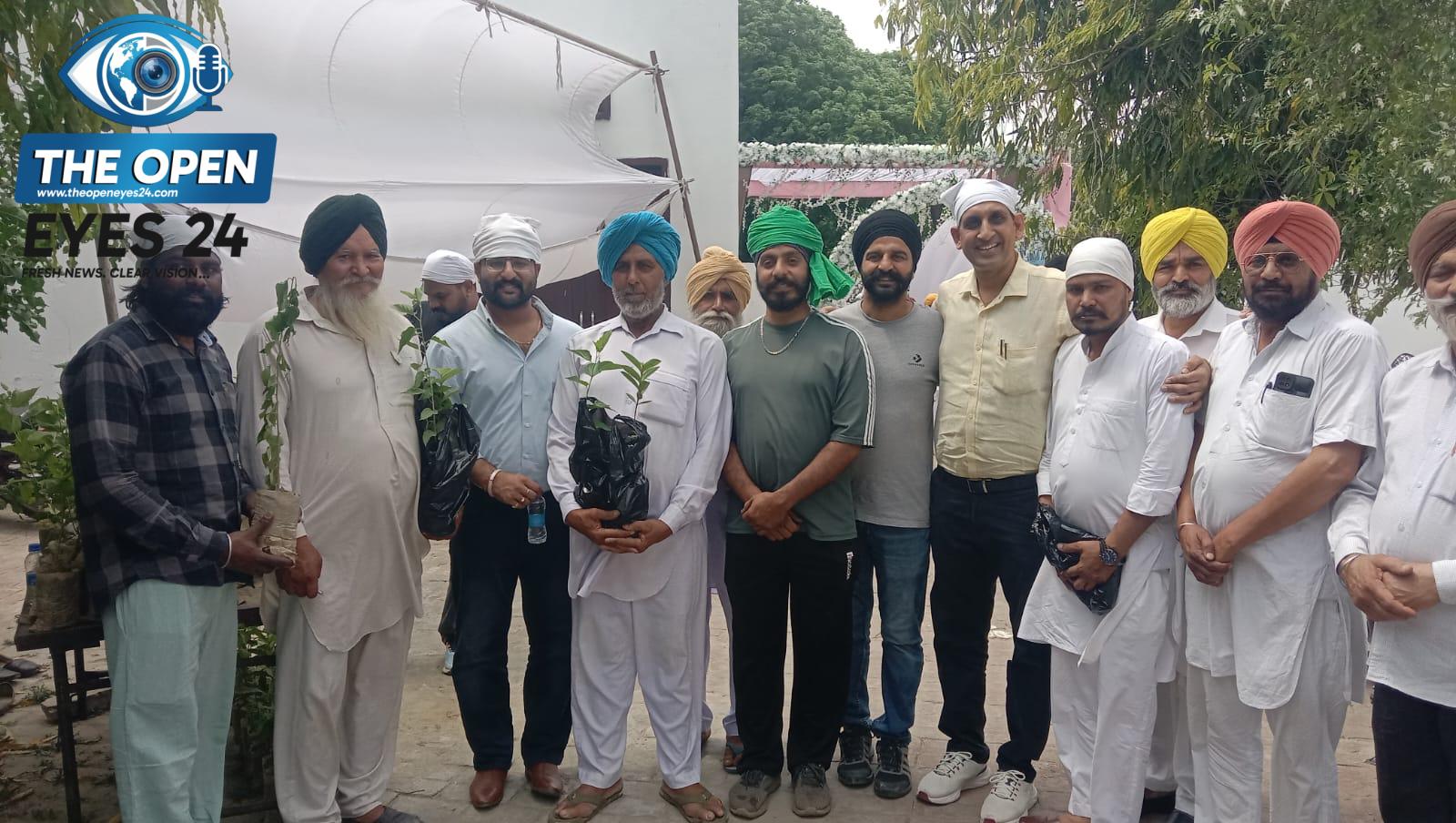 ਸਵ. ਸ: ਗੁਰਚਰਨ ਸਿੰਘ ਸੰਧੂ ਦੀ ਅੰਤਿਮ ਅਰਦਾਸ ਮੌਕੇ 'ਹਰਿਆਵਲ ਲਹਿਰ' ਵੱਲੋਂ ਵਾਤਾਵਰਨ ਦੀ ਸ਼ੁੱਧਤਾ ਲਈ ਵੰਡੇ ਗਏ ਫਲਦਾਰ ਬੂਟੇ