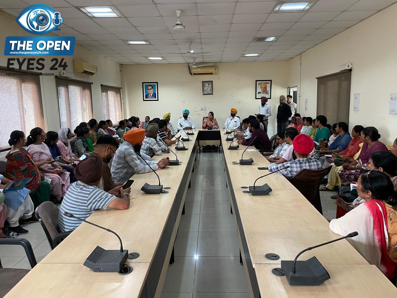 ਐਸ.ਡੀ.ਐਮ ਸਵਾਤੀ ਟਿਵਾਣਾ ਵੱਲੋਂ ਸਿਹਤ ਬੀਮਾ ਯੋਜਨਾ ਦਾ ਜਾਇਜ਼ਾ