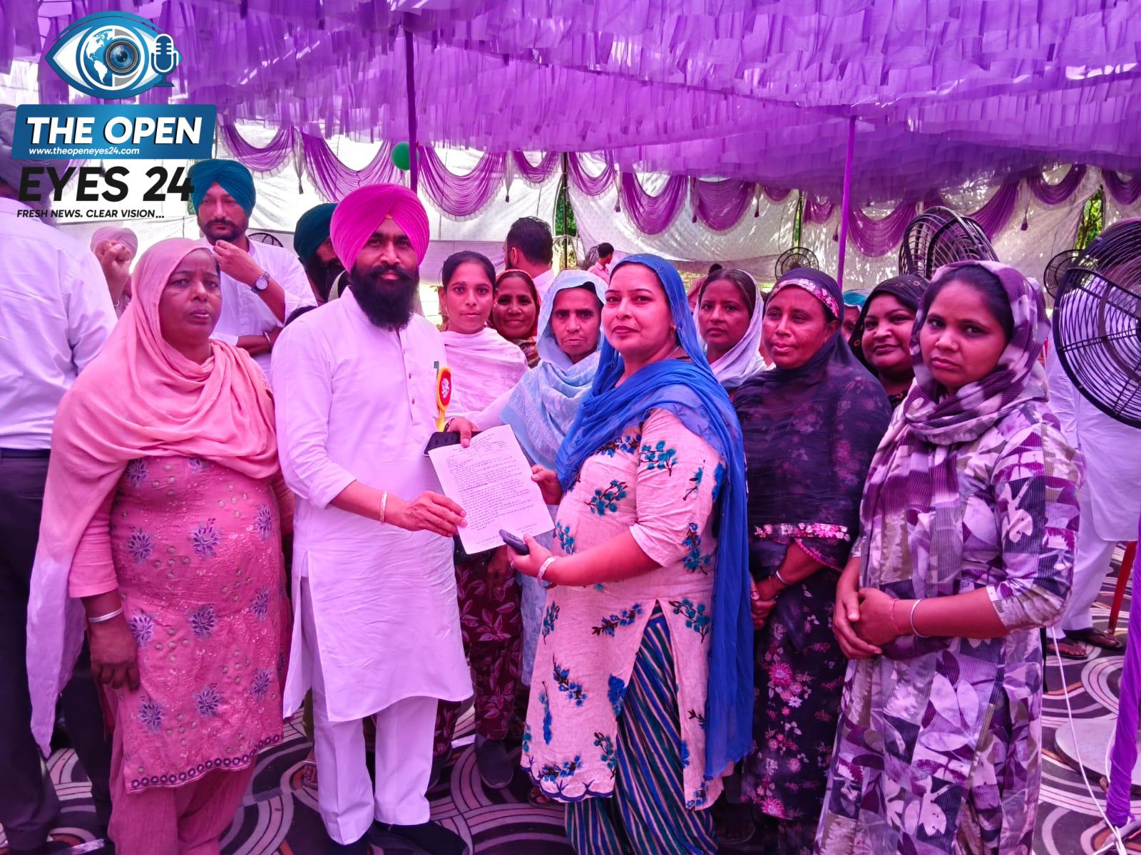 ਮਿਡ ਡੇ ਮੀਲ ਵਰਕਰਾਂ ਵੱਲੋਂ ਪੰਜਾਬ ਸਰਕਾਰ ਵਿਰੁੱਧ ਰੋਸ ਪ੍ਰਦਰਸ਼ਨ, ਮੰਗਾਂ ਨਾ ਮੰਨਣ ‘ਤੇ ਸੰਘਰਸ਼ ਤੇਜ਼ ਕਰਨ ਦੀ ਚੇਤਾਵਨੀ