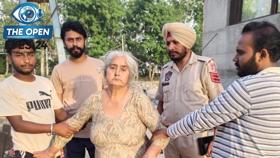 ਕੈਪਸ਼ਨ- ਪਿੰਡ ਟੱਲੇਵਾਲ ਨੇੜੇ ਨਹਿਰ ’ਚੋਂ ਬਚਾਈ ਗਈ ਔਰਤ ਨੂੰ ਇਲਾਜ ਲਈ ਭੇਜਦੇ ਹੋਏ ਪੁਲਿਸ ਕਰਮਚਾਰੀ ਤੇ ਪਿੰਡ ਵਾਸੀ।
