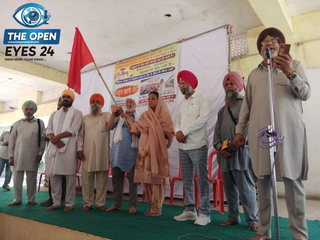 ਕੈਪਸ਼ਨ:ਗੁਰਦੁਆਰਾ ਸਾਹਿਬ ਪਾਤਸ਼ਾਹੀ ਛੇਵੀਂ ਮਹਿਲ ਕਲਾਂ ਵਿਖੇ ਕੌਮਾਂਤਰੀ ਮਜ਼ਦੂਰ ਦਿਵਸ ਮੌਕੇ ਇਕੱਠ ਨੂੰ ਸੰਬੋਧਨ ਕਰਦੇ ਆਗੂ ਅਤੇ ਹਾਜ਼ਰ ਮਜ਼ਦੂਰ।