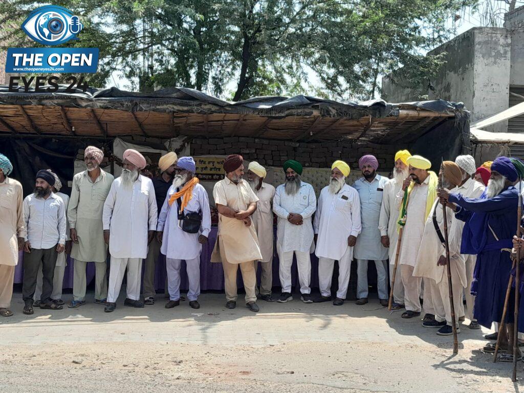 ਫੋਟੋ ਕੈਪਸ਼ਨ: ਗੁਰਦੁਆਰਾ ਸਾਹਿਬ ਬਾਬਾ ਜੀਵਨ ਸਿੰਘ ਭਦੌੜ ਵਿਖੇ ਨਾਜਾਇਜ਼ ਕਬਜ਼ਿਆਂ ਵਿਰੁੱਧ ਰਣਨੀਤੀ ਉਲੀਕਦੇ ਹੋਏ ਕਿਸਾਨ-ਮਜ਼ਦੂਰ ਜਥੇਬੰਦੀਆਂ ਦੇ ਆਗੂ ਅਤੇ ਨਗਰ ਨਿਵਾਸੀ।