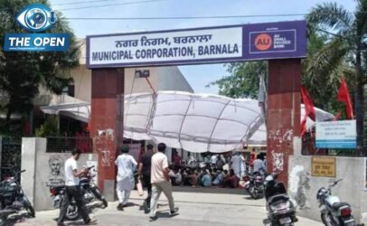 ਘਰ ਦੀ ਰਸੋਈ ਤੋਂ ਚੋਣ ਮੈਦਾਨ ਤੱਕ! ਬਰਨਾਲੇ ਦੇ ਇਸ ਵਾਰਡ 'ਚ ਦਰਾਣੀਆਂ-ਜਠਾਣੀਆਂ ਦੇ ਦੋ ਪਰਿਵਾਰ ਆਪਸ 'ਚ ਹੀ ਭਿੜੇ