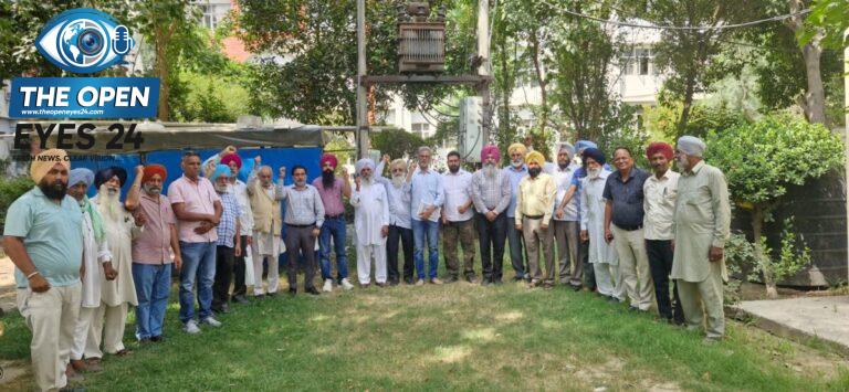 ਕਰਮਚਾਰੀਆਂ ਅਤੇ ਪੈਨਸ਼ਨਰਾਂ ਨੇ ਸਰਕਾਰ ਖ਼ਿਲਾਫ਼ ਖੋਲ੍ਹਿਆ ਮੋਰਚਾ, ਖਜ਼ਾਨਾ ਦਫ਼ਤਰਾਂ ਅੱਗੇ ਚੌਵੀ ਜੂਨ ਨੂੰ ਜ਼ਿਲ੍ਹਾ ਪੱਧਰੀ ਰੋਸ਼ ਪ੍ਰਦਰਸ਼ਨ ਅਤੇ ਸਤਾਰਾਂ ਜੁਲਾਈ ਨੂੰ ਮੋਹਾਲੀ ਵਿਖੇ ਹੋਵੇਗੀ ਮਹਾਰੈਲੀ