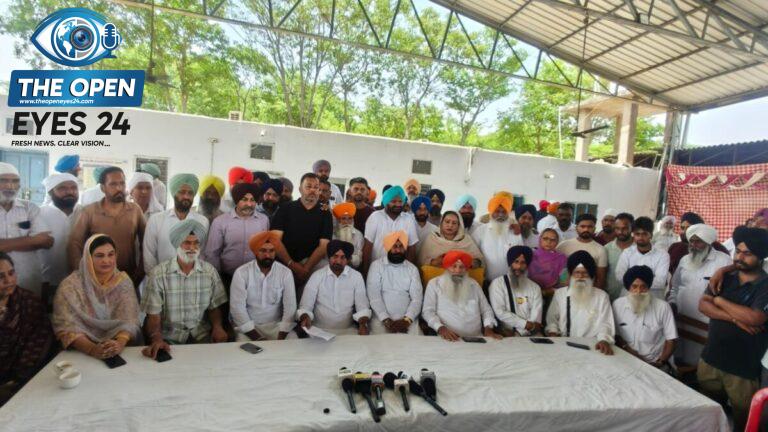 ਬਰਨਾਲਾ ਵਿਖੇ ਪੱਤਰਕਾਰ ਸੰਮੇਲਨ ਦੌਰਾਨ ਭਾਜਪਾ ਪ੍ਰਧਾਨ ਕੇਵਲ ਸਿੰਘ ਢਿੱਲੋਂ ਖ਼ਿਲਾਫ਼ ਅਦਾਲਤੀ ਕਾਰਵਾਈ ਅਤੇ ਸੰਘਰਸ਼ ਦੀ ਚੇਤਾਵਨੀ ਦਿੰਦੇ ਹੋਏ ਕੁਲਵੰਤ ਸਿੰਘ ਕੰਤਾ, ਐਡਵੋਕੇਟ ਸਤਨਾਮ ਸਿੰਘ ਰਾਹੀ ਅਤੇ ਹੋਰ ਅਕਾਲੀ ਆਗੂ।