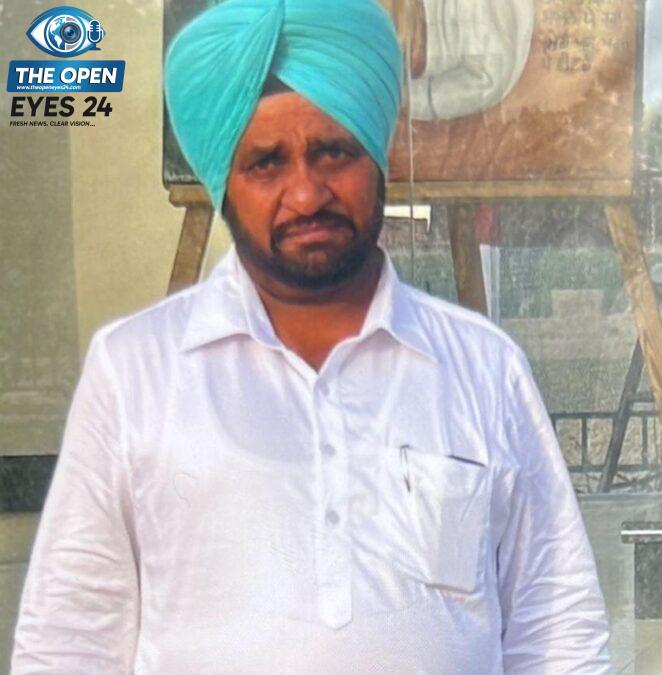  ਖ਼ੁਦਕੁਸ਼ੀ ਕਰਨ ਵਾਲੇ ਸਾਬਕਾ ਕੌਂਸਲਰ ਜੱਗਾ ਸਿੰਘ ਦੀ ਤਸਵੀਰ, ਵਿਲਾਪ ਕਰਦੇ ਹੋਏ ਪਰਿਵਾਰਕ ਮੈਂਬਰ, ਮੌਤ ਤੋਂ ਪਹਿਲਾਂ ਲਿਖਿਆ ਪੱਤਰ ਦਿਖਾਉਂਦੇ ਹੋਏ ਰਿਸ਼ਤੇਦਾਰ ਅਤੇ ਮੌਕੇ 'ਤੇ ਕਾਰਵਾਈ ਕਰਦੇ ਹੋਏ ਪੁਲਿਸ ਅਫ਼ਸਰ ਲਖਵਿੰਦਰ ਸਿੰਘ।