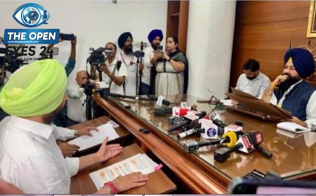 ਜਾਤੀ ਸੂਚਕ ਟਿੱਪਣੀ ਮਾਮਲੇ ਵਿੱਚ ਕੇਂਦਰੀ ਮੰਤਰੀ ਰਵਨੀਤ ਬਿੱਟੂ ਨੇ ਹੱਥ ਜੋੜ ਕੇ ਮੰਗੀ ਮੁਆਫ਼ੀ, ਅਨੁਸੂਚਿਤ ਜਾਤੀਆਂ ਕਮਿਸ਼ਨ ਨੇ ਸੁਣਾਈ ਚਾਰ ਪ੍ਰਮੁੱਖ ਧਾਰਮਿਕ ਅਸਥਾਨਾਂ ’ਤੇ ਨਤਮਸਤਕ ਹੋਣ ਦੀ ਸਜ਼ਾ