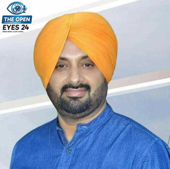 ਸਰਕਾਰੀ ਹਸਪਤਾਲ ਬਰਨਾਲਾ ਦੀਆਂ ਮਾੜੀਆਂ ਸਹੂਲਤਾਂ ਬਾਰੇ ਜਾਣਕਾਰੀ ਦਿੰਦੇ ਹੋਏ ਵਿਧਾਇਕ ਕੁਲਦੀਪ ਸਿੰਘ ਕਾਲਾ ਢਿੱਲੋਂ।