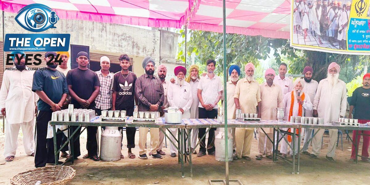 ਪਿੰਡ ਦੀਪਗੜ੍ਹ ਵਿਖੇ ਸੂਏ ਦੇ ਪੁਲ ਕੋਲ ਸ਼ਹੀਦਾਂ ਦੀ ਯਾਦ ਵਿੱਚ ਲਗਾਈ ਛਬੀਲ ਦੌਰਾਨ ਰਾਹਗੀਰਾਂ ਨੂੰ ਸ਼ਰਧਾਪੂਰਵਕ ਠੰਢਾ ਜਲ ਛਕਾਉਂਦੇ ਹੋਏ ਮੁੱਖ ਗ੍ਰੰਥੀ ਭਾਈ ਅਮਰਜੀਤ ਸਿੰਘ ਖਾਲਸਾ, ਪੰਚਾਇਤ ਮੈਂਬਰ ਅਤੇ ਹੋਰ ਪਿੰਡ ਵਾਸੀ।