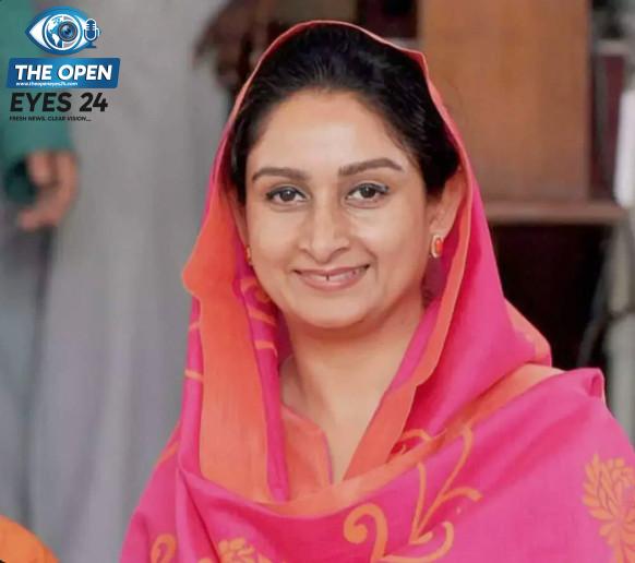 ਮਹਾਰਾਸ਼ਟਰ ਦੇ ਮੁੱਖ ਮੰਤਰੀ ਨੂੰ ਪੱਤਰ ਲਿਖ ਕੇ ਤਖ਼ਤ ਸ੍ਰੀ ਹਜ਼ੂਰ ਸਾਹਿਬ ਐਕਟ ਵਿੱਚ ਸਰਕਾਰੀ ਦਖਲਅੰਦਾਜ਼ੀ ਬੰਦ ਕਰਨ ਦੀ ਮੰਗ ਕਰਦੇ ਹੋਏ ਸੰਸਦ ਮੈਂਬਰ ਬੀਬੀ ਹਰਸਿਮਰਤ ਕੌਰ ਬਾਦਲ।