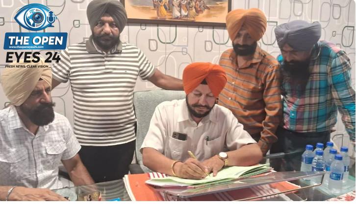 ਬਲਾਕ ਕਾਹਨੂੰਵਾਨ-2 ਵਿਖੇ ਬਲਾਕ ਪ੍ਰਾਇਮਰੀ ਸਿੱਖਿਆ ਅਫਸਰ ਵਜੋਂ ਅਹੁਦਾ ਸੰਭਾਲਣ ਮੌਕੇ ਲਖਵਿੰਦਰ ਸਿੰਘ ਸੇਖੋਂ ਦਾ ਸਵਾਗਤ ਕਰਦੇ ਹੋਏ ਸਮੂਹ ਅਧਿਆਪਕ ਅਤੇ ਦਫਤਰੀ ਸਟਾਫ।