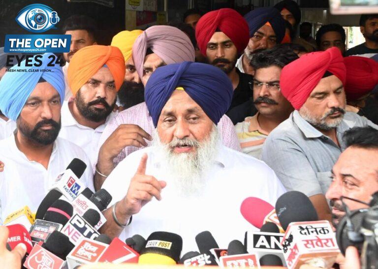  ਬਰਨਾਲਾ ਹਸਪਤਾਲ ਵਿੱਚ ਪੁਲਿਸ ਲਾਠੀਚਾਰਜ ਦੌਰਾਨ ਜ਼ਖਮੀ ਹੋਏ ਸਫ਼ਾਈ ਕਰਮਚਾਰੀਆਂ ਦਾ ਹਾਲ-ਚਾਲ ਪੁੱਛਦੇ ਅਤੇ ਧਰਨੇ ਵਿੱਚ ਸ਼ਾਮਲ ਹੋ ਕੇ ਆਮ ਆਦਮੀ ਪਾਰਟੀ ਸਰਕਾਰ ਵਿਰੁੱਧ ਗਰਜਦੇ ਸ਼੍ਰੋਮਣੀ ਅਕਾਲੀ ਦਲ ਦੇ ਆਗੂ।