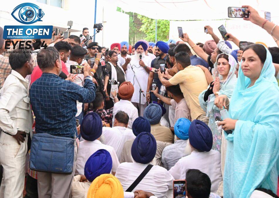 ਇਸ ਘਟਨਾ ਦੇ ਵਿਰੋਧ ਵਿੱਚ ਸ਼੍ਰੋਮਣੀ ਅਕਾਲੀ ਦਲ ਦੇ ਸੀਨੀਅਰ ਆਗੂਆਂ ਨੇ ਬਰਨਾਲਾ ਵਿਖੇ ਪਹੁੰਚ ਕੇ ਸਰਕਾਰ ਵਿਰੁੱਧ ਤਿੱਖਾ ਮੋਰਚਾ ਖੋਲ੍ਹ ਦਿੱਤਾ ਹੈ।