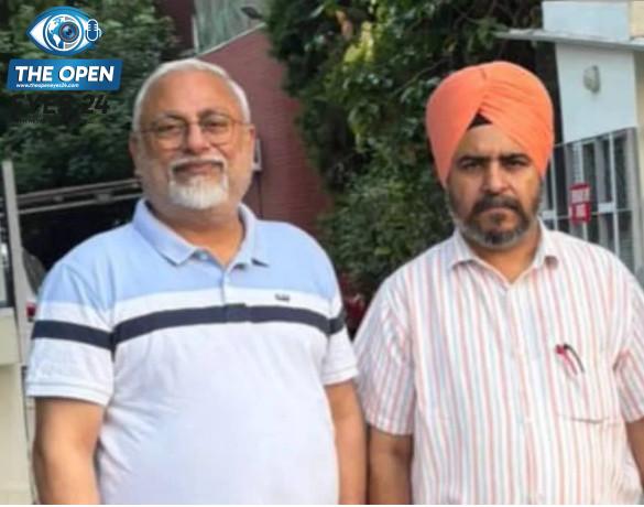 ਗੌਰਮਿੰਟ ਸਕੂਲ ਲੈਕਚਰਾਰ ਯੂਨੀਅਨ ਪੰਜਾਬ ਦੇ ਸੂਬਾ ਪ੍ਰਧਾਨ ਸੰਜੀਵ ਕੁਮਾਰ ਦੀ ਅਗਵਾਈ ਵਿੱਚ ਡਾਇਰੈਕਟਰ ਸਕੂਲ ਸਿੱਖਿਆ ਸਕੱਤਰ ਸਿੰਘ ਬੱਲ ਨੂੰ ਮੰਗ ਪੱਤਰ ਸੌਂਪਦਾ ਹੋਇਆ ਜਥੇਬੰਦੀ ਦਾ ਵਿਸ਼ੇਸ਼ ਵਫ਼ਦ।
