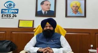 ਅਖ਼ਬਾਰੀ ਖ਼ਬਰਾਂ ਦਾ ਸਵੈ-ਸੰਗਿਆਨ ਲੈਂਦਿਆਂ  ਅਧਿਕਾਰੀਆਂ ਤੋਂ ਰਿਪੋਰਟ ਤਲਬ ਕਰਨ ਬਾਰੇ ਜਾਣਕਾਰੀ ਦਿੰਦੇ ਹੋਏ ਪੰਜਾਬ ਰਾਜ ਅਨੁਸੂਚਿਤ ਜਾਤੀਆਂ ਕਮਿਸ਼ਨ ਦੇ ਚੇਅਰਮੈਨ ਸਰਦਾਰ ਜਸਵੀਰ ਸਿੰਘ ਗੜ੍ਹੀ।