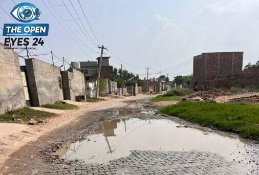 ਭਦੌੜ-ਮੱਝੂਕੇ ਰੋਡ ’ਤੇ ਸੀਵਰੇਜ ਓਵਰਫਲੋ ਕਾਰਨ ਨਰਕ ਵਰਗੇ ਹਾਲਾਤ, ਪ੍ਰਸ਼ਾਸਨਿਕ ਅਣਗਹਿਲੀ ਖ਼ਿਲਾਫ਼ ਲੋਕਾਂ ਵਿੱਚ ਭਾਰੀ ਰੋਸ