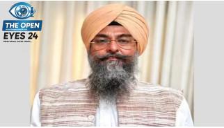 ਲੀਗਲ ਏਡ ਡਿਫ਼ੈਂਸ ਕੌਂਸਲ ਨੀਤੀ ਦੇ ਵਿਰੋਧ ਵਿੱਚ ਧਰਨਾ ਦੇ ਰਹੇ ਵਕੀਲਾਂ ਨੂੰ ਸੰਬੋਧਨ ਕਰਦੇ ਹੋਏ ਪੰਜਾਬ ਵਿਧਾਨ ਸਭਾ ਦੇ ਸਪੀਕਰ ਕੁਲਤਾਰ ਸਿੰਘ ਸੰਧਵਾ ਅਤੇ ਨਾਲ ਬਾਰ ਕੌਂਸਲ ਦੇ ਆਗੂ।