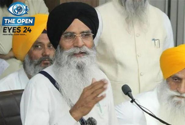 ਗੁਰਦੁਆਰਾ ਸੀਸ ਮਹਿਲ ਸਾਹਿਬ ਵਿਖੇ ਨਤਮਸਤਕ ਹੋਣ ਉਪਰੰਤ ਪੱਤਰਕਾਰਾਂ ਨਾਲ ਗੱਲਬਾਤ ਕਰਦੇ ਹੋਏ ਸ਼੍ਰੋਮਣੀ ਕਮੇਟੀ ਪ੍ਰਧਾਨ ਐਡਵੋਕੇਟ ਹਰਜਿੰਦਰ ਸਿੰਘ ਧਾਮੀ।