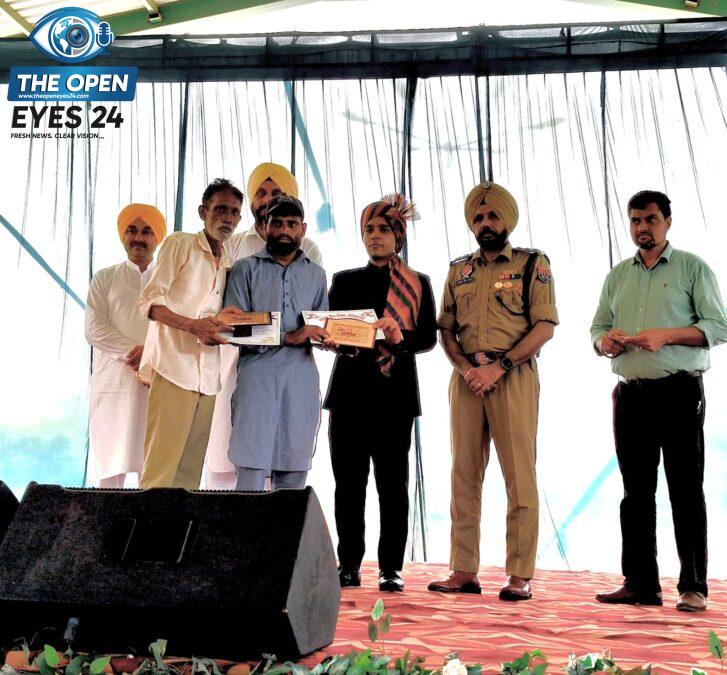 ਭਦੌੜ ਦੇ ਸਫ਼ਾਈ ਸੇਵਕਾਂ ਹਰੀਸ਼ ਕੁਮਾਰ ਅਤੇ ਰਮੇਸ਼ ਕੁਮਾਰ ਦੀ ਵਧੀਆ ਕਾਰਗੁਜ਼ਾਰੀ ਸਦਕਾ ਐਸ ਡੀ ਐਮ ਆਯੂਸ਼ ਗੋਇਲ ਵੱਲੋਂ ਵਿਸ਼ੇਸ਼ ਸਨਮਾਨ