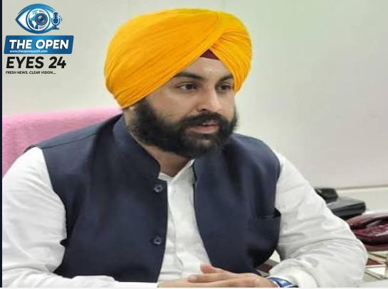 ਪ੍ਰੈੱਸ ਕਾਨਫ਼ਰੰਸ ਨੂੰ ਸੰਬੋਧਨ ਕਰਦੇ ਹੋਏ ਪੰਜਾਬ ਦੇ ਸਿੱਖਿਆ ਮੰਤਰੀ ਹਰਜੋਤ ਸਿੰਘ ਬੈਂਸ।