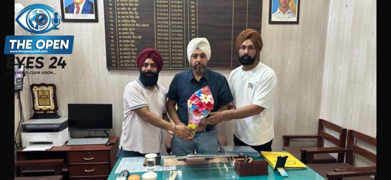 ਇਮਾਨਦਾਰ ਤੇ ਸਾਫ਼-ਸੁਥਰੇ ਅਕਸ ਵਾਲੇ ਮੁੱਖ ਖੇਤੀਬਾੜੀ ਅਫ਼ਸਰ ਸੁਖਪਾਲ ਸਿੰਘ ਗਿੱਲ ਦਾ ਸ਼ਾਨਦਾਰ ਸੇਵਾਵਾਂ ਬਦਲੇ ਵਿਸ਼ੇਸ਼ ਸਨਮਾਨ: ਫੌਜੀ ਬਲਵਿੰਦਰ ਸਿੰਘ ਰਾਜਾ ਅਤੇ ਸਾਥੀਆਂ ਵੱਲੋਂ ਕੀਤਾ ਗਿਆ ਗੁਲਦਸਤਾ ਭੇਟ