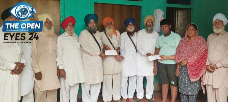 ਪਿੰਡ ਰਾਏਸਰ ਵਿਖੇ ਲੋੜਵੰਦ ਮਰੀਜ਼ ਪਰਿਵਾਰਾਂ ਨੂੰ ਮਾਲੀ ਸਹਾਇਤਾ ਭੇਟ ਕਰਦੇ ਹੋਏ ਸਮਾਜ ਸੇਵੀ ਭਾਨ ਸਿੰਘ ਜੱਸੀ, ਨਾਲ ਪਿੰਡ ਦੀਆਂ ਹੋਰ ਸ਼ਖਸੀਅਤਾਂ।