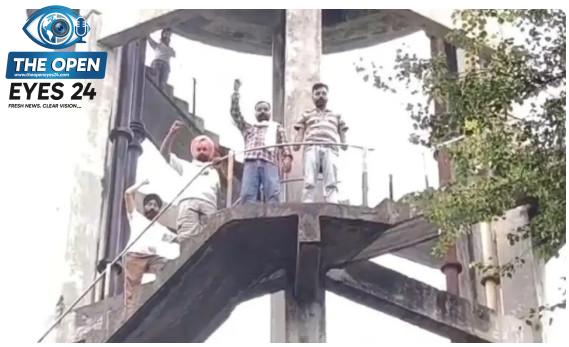 ਵਿਧਾਨ ਸਭਾ ਵਿੱਚ ਪਾਸ ਬਿੱਲ ਦਾ ਨੋਟੀਫਿਕੇਸ਼ਨ ਜਾਰੀ ਨਾ ਹੋਣ ਤੋਂ ਖ਼ਫ਼ਾ ਆਊਟਸੋਰਸ ਮੁਲਾਜ਼ਮ ਚੜ੍ਹੇ ਪਾਣੀ ਵਾਲੀ ਟੈਂਕੀ ’ਤੇ, ਸਰਕਾਰ ਖ਼ਿਲਾਫ਼ ਆਰ-ਪਾਰ ਦੀ ਲੜਾਈ ਦਾ ਐਲਾਨ