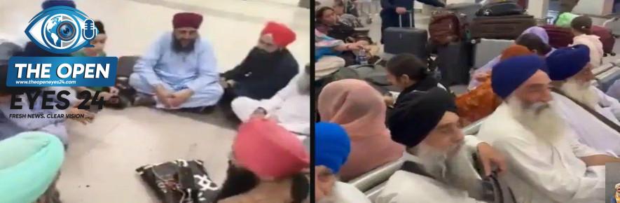 ਯਾਤਰਾ ਰੋਕੇ ਜਾਣ ਤੋਂ ਬਾਅਦ ਫੈਸਲਾਬਾਦ ਹਵਾਈ ਅੱਡੇ ਉੱਤੇ ਉਡੀਕ ਕਰਦੇ ਹੋਏ ਪਾਕਿਸਤਾਨੀ ਸਿੱਖ ਸ਼ਰਧਾਲੂ।