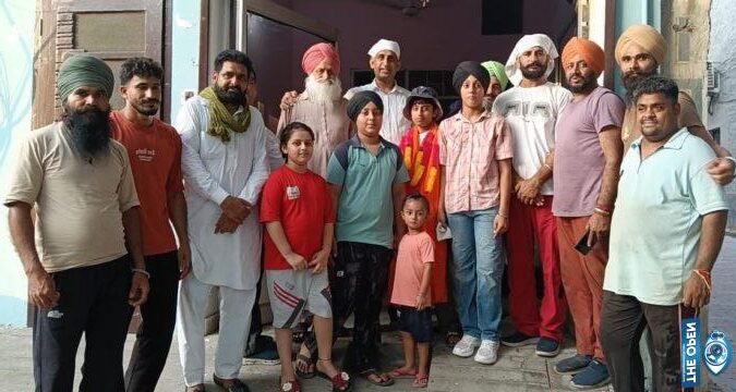 ਕਾਮਰੇਡ ਗੁਰਮੇਲ ਸ਼ਰਮਾ ਦੇ ਪੋਤੇ ਪਾਰਥ ਸ਼ਰਮਾ ਨੇ ਮੁੱਕੇਬਾਜ਼ੀ ਚੈਂਪੀਅਨਸ਼ਿਪ ਵਿੱਚ ਹਾਸਲ ਕੀਤਾ ਸੋਨ ਤਗਮਾ, ਨਗਰ ਕੌਂਸਲ ਭਦੌੜ ਦੇ ਸਾਬਕਾ ਪ੍ਰਧਾਨ ਮਨੀਸ਼ ਗਰਗ ਨੇ ਦਿੱਤੀ ਵਧਾਈ ਅਤੇ ਕੀਤਾ ਵਿਸ਼ੇਸ਼ ਸਨਮਾਨ