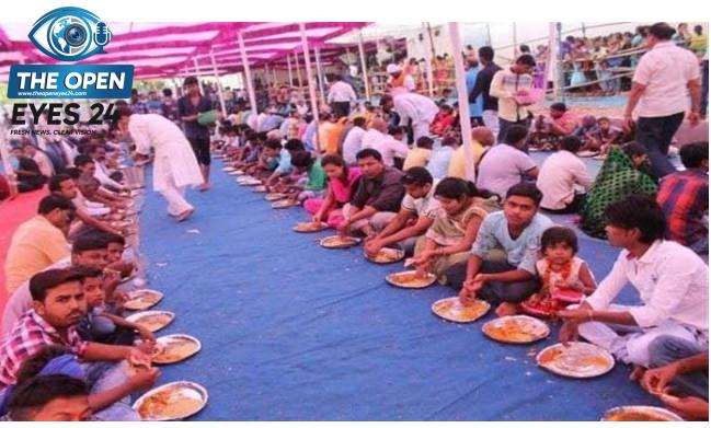  ਮਹਾਰਾਸ਼ਟਰ ਵਿੱਚ ਖ਼ੁਰਾਕ ਸੁਰੱਖਿਆ ਨੂੰ ਲੈ ਕੇ ਛਾਪੇਮਾਰੀ ਕਰਦੇ ਹੋਏ ਪ੍ਰਸ਼ਾਸਨਿਕ ਅਧਿਕਾਰੀ ਅਤੇ ਜਾਂਚ ਟੀਮ।