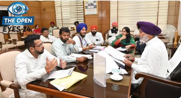 ਪੰਜਾਬ ਸਰਕਾਰ ਵੱਲੋਂ ਅਧਿਆਪਕਾਂ ਅਤੇ ਮੁਲਾਜ਼ਮਾਂ ਨਾਲ ਅਹਿਮ ਮੀਟਿੰਗ, ਮੰਗਾਂ ਦੇ ਨਿਪਟਾਰੇ ਲਈ ਅਧਿਕਾਰੀਆਂ ਨੂੰ ਜਾਰੀ ਕੀਤੇ ਸਖ਼ਤ ਹੁਕਮ