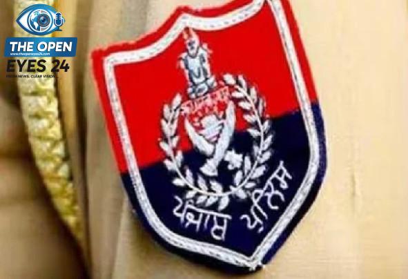  ਆਪਣੀਆਂ ਮੰਗਾਂ, ਅੱਠ ਘੰਟੇ ਦੀ ਡਿਊਟੀ ਅਤੇ ਹਫ਼ਤਾਵਾਰੀ ਛੁੱਟੀ ਨੂੰ ਲੈ ਕੇ ਪੰਜਾਬ ਸਰਕਾਰ ਵਿਰੁੱਧ ਰੋਸ ਪ੍ਰਦਰਸ਼ਨ ਕਰਦੇ ਹੋਏ ਮੁਲਾਜ਼ਮ ਜਥੇਬੰਦੀਆਂ ਦੇ ਆਗੂ।