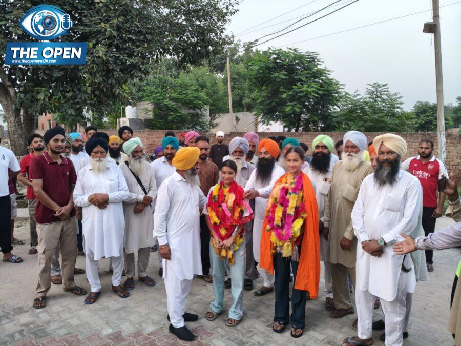 ਸ਼ਿਮਲਾ ਵਿਖੇ ਹੋਏ ਰਾਜ ਪੱਧਰੀ ਮੁੱਕੇਬਾਜ਼ੀ ਮੁਕਾਬਲਿਆਂ ਵਿੱਚ ਪਿੰਡ ਵਿਧਾਤਾ ਦੀਆਂ ਧੀਆਂ ਨੇ ਗੱਡੇ ਝੰਡੇ, ਸਹਿਜਦੀਪ ਕੌਰ ਅਤੇ ਚੰਨਪ੍ਰੀਤ ਕੌਰ ਨੇ ਜਿੱਤੇ ਸੋਨ ਤਗਮੇ, ਕੋਚ ਦੀ ਮਿਹਨਤ ਦੀ ਪਿੰਡ ਵਾਸੀਆਂ ਵੱਲੋਂ ਭਰਪੂਰ ਸ਼ਲਾਘਾ