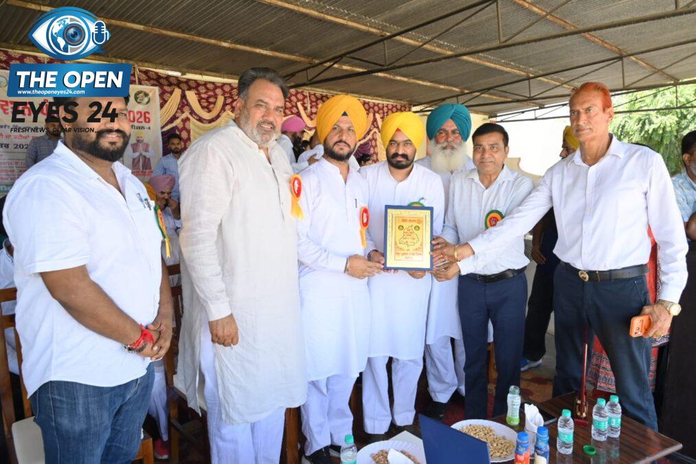 ਪਬਲਿਕ ਸਟੇਡੀਅਮ ਭਦੌੜ ਵਿਖੇ ਖੇਡ ਮੇਲੇ ਦਾ ਉਦਘਾਟਨ ਕਰਦੇ ਹੋਏ ਹਲਕਾ ਵਿਧਾਇਕ ਲਾਭ ਸਿੰਘ ਉੱਗੋਕੇ ਅਤੇ ਹੋਰ ਪ੍ਰਮੁੱਖ ਸ਼ਖ਼ਸੀਅਤਾਂ।