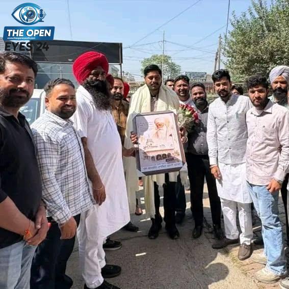 ਬਟਾਲਾ ਦੀ ਦਾਣਾ ਮੰਡੀ ਵਿਖੇ ਝੋਨੇ ਦੀ ਖ਼ਰੀਦ ਪ੍ਰਕਿਰਿਆ ਦਾ ਜਾਇਜ਼ਾ ਲੈਂਦੇ ਹੋਏ ਵਿਧਾਇਕ ਸ਼ੈਰੀ ਕਲਸੀ ਅਤੇ ਹੋਰ ਅਧਿਕਾਰੀ।