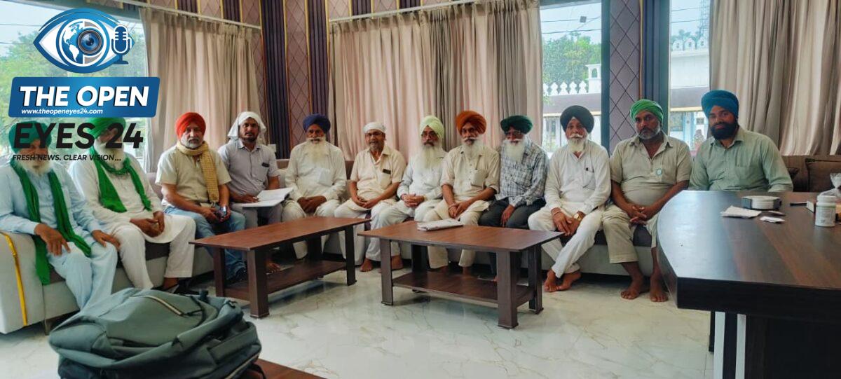 ਪੰਜਾਬ ਵਿੱਚ ਵਧ ਰਹੇ ਪੁਲਿਸਈ ਜਬਰ ਅਤੇ ਤਸ਼ੱਦਦ ਦੀਆਂ ਘਟਨਾਵਾਂ ਸਬੰਧੀ ਪ੍ਰੈੱਸ ਨੂੰ ਬਿਆਨ ਜਾਰੀ ਕਰਦੇ ਹੋਏ ਯਾਦਗਾਰ ਕਮੇਟੀ ਦੇ ਆਗੂ।)